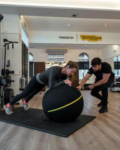 Max Sutton PT 1-2-1 session using Techogym training equipment