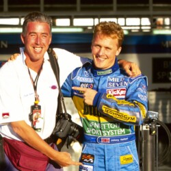 Johnny Herbert (GBR) Benetton (Right) shows off his new sponsorship agreement with Keith Sutton.
Japanese Grand Prix, Suzuka, 29 October 1995
BEST IMAGE